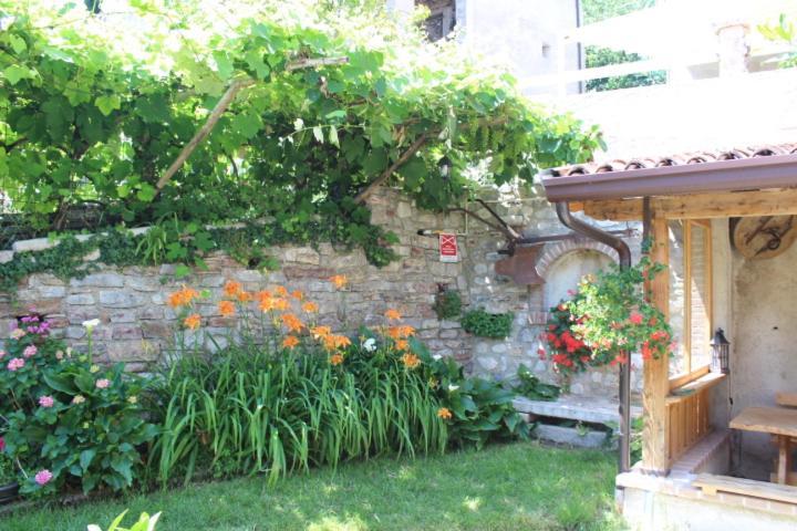 Casa Vacanze Il Melograno Tremosine Exterior foto